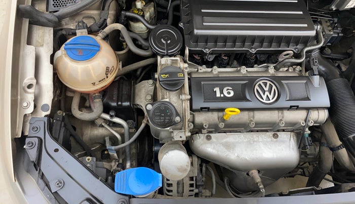2015 Volkswagen Vento HIGHLINE 1.6 MPI, Petrol, Manual, 32,714 km, Engine View - Right