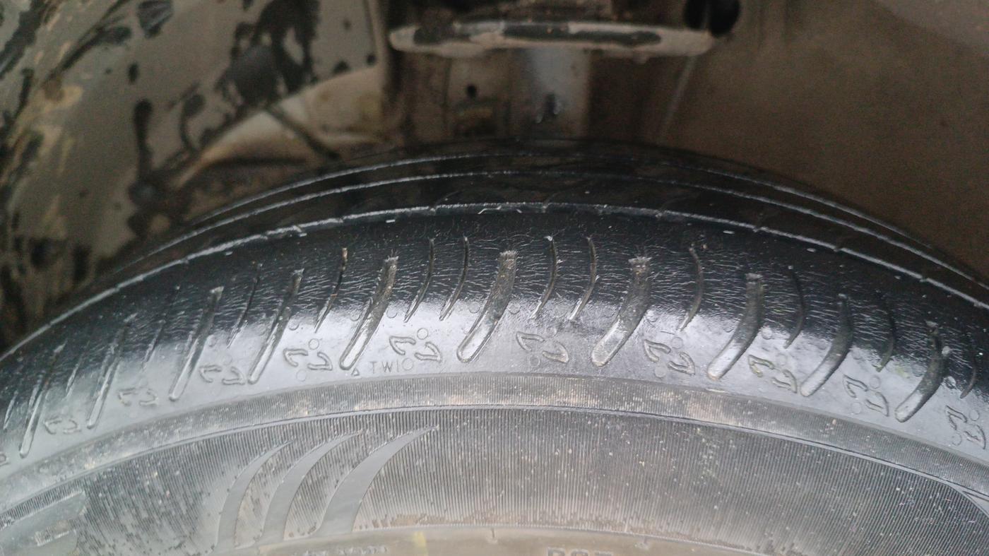 2022 Maruti XL6 ALPHA PLUS MT, Petrol, Manual, 51,656 km, Left Front Tyre Tread