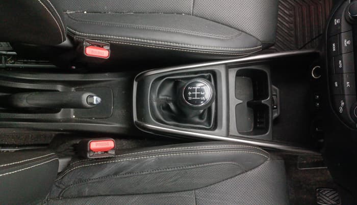 2022 Maruti XL6 ALPHA PLUS MT, Petrol, Manual, 51,656 km, Gear Lever