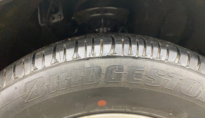 2015 Hyundai Creta SX PLUS 1.6 PETROL, Petrol, Manual, 66,649 km, Right Front Tyre Tread