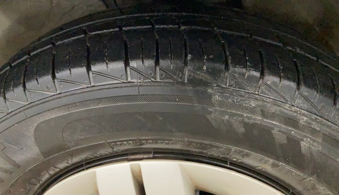 2022 Maruti Alto LXI OPT CNG, CNG, Manual, 15,259 km, Left Front Tyre Tread