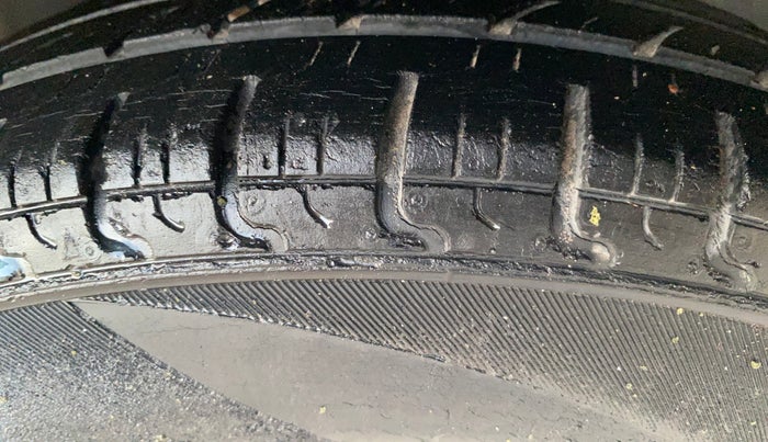 2014 Hyundai i10 MAGNA 1.1, Petrol, Manual, 39,436 km, Left Rear Tyre Tread