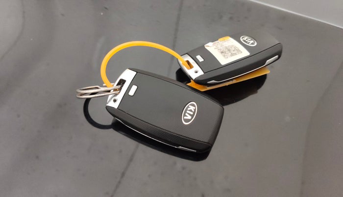 2021 KIA SELTOS HTX 1.5 PETROL, Petrol, Manual, 24,808 km, Key Close Up