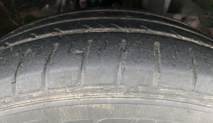 2017 Honda City SV MT PETROL, Petrol, Manual, 59,591 km, Right Front Tyre Tread