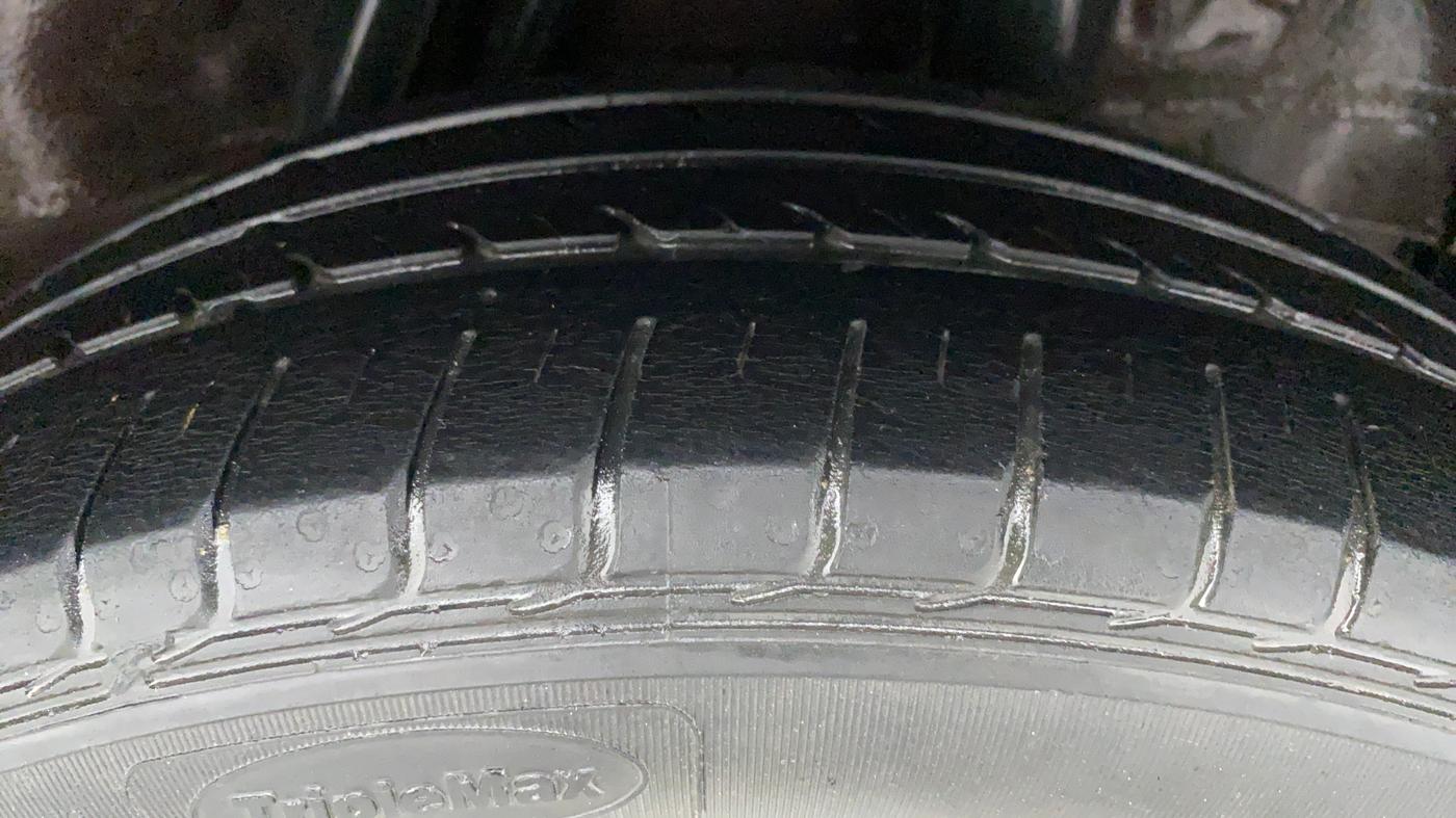 2017 Honda City SV MT PETROL, Petrol, Manual, 59,591 km, Left Rear Tyre Tread