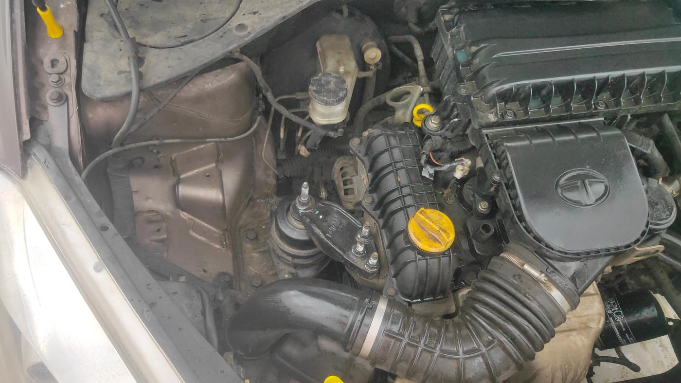 2018 Tata Tiago XZA PETROL, Petrol, Automatic, 65,590 km, Engine View - Right
