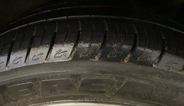 2017 Hyundai Creta SX PLUS AT 1.6 PETROL, Petrol, Automatic, 62,301 km, Right Front Tyre Tread