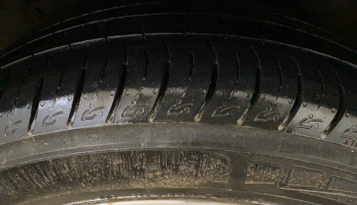 2017 Hyundai Creta SX PLUS AT 1.6 PETROL, Petrol, Automatic, 62,301 km, Right Rear Tyre Tread