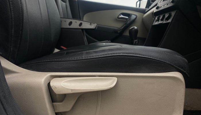 2013 Volkswagen Polo COMFORTLINE 1.2L, Diesel, Manual, 1,08,253 km, Driver Side Adjustment Panel
