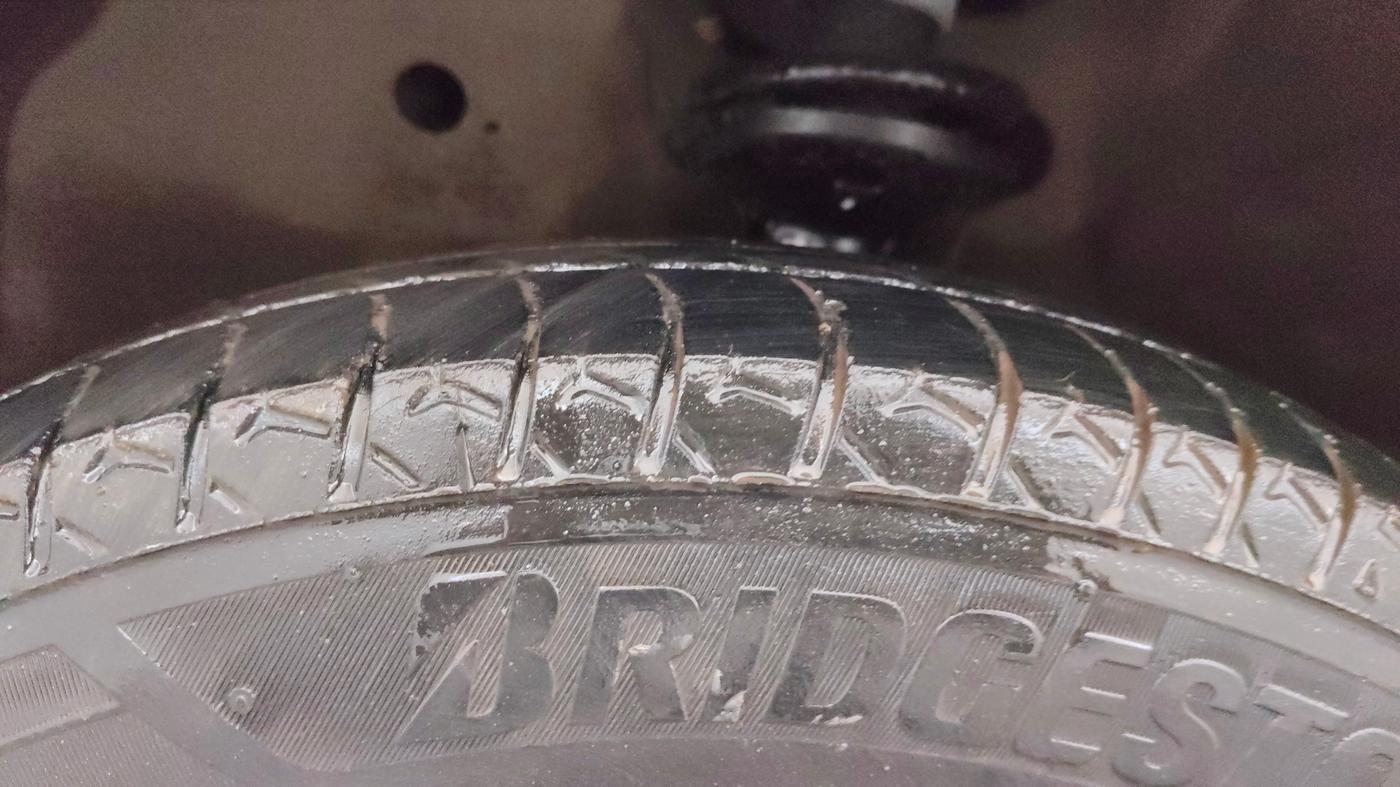 2018 Maruti Wagon R 1.0 LXI CNG, CNG, Manual, 92,468 km, Left Front Tyre Tread