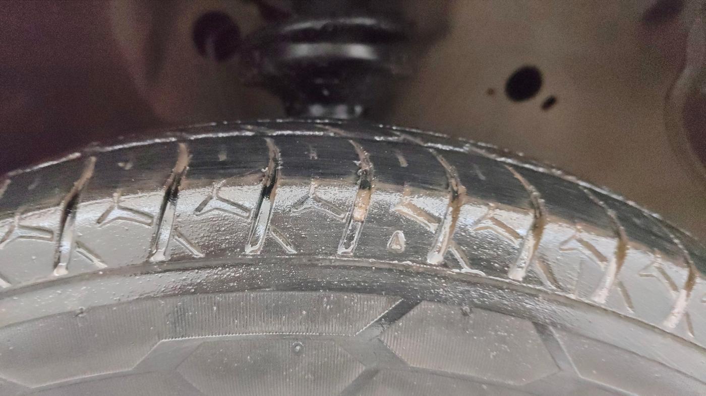2018 Maruti Wagon R 1.0 LXI CNG, CNG, Manual, 92,468 km, Right Front Tyre Tread