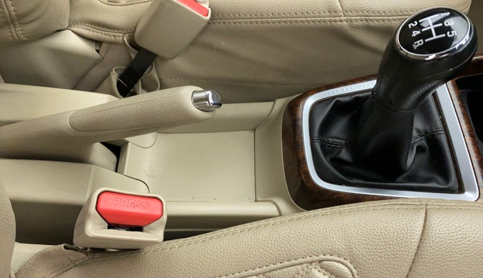 2018 Maruti Dzire VXI, Petrol, Manual, 24,556 km, Gear Lever