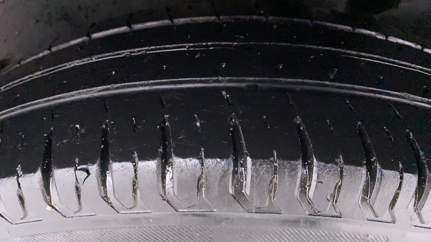 2018 Maruti Dzire VXI, Petrol, Manual, 24,556 km, Left Rear Tyre Tread