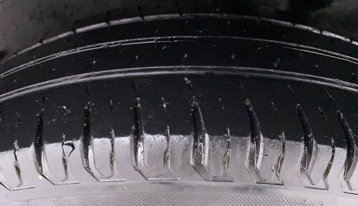 2018 Maruti Dzire VXI, Petrol, Manual, 24,556 km, Left Rear Tyre Tread