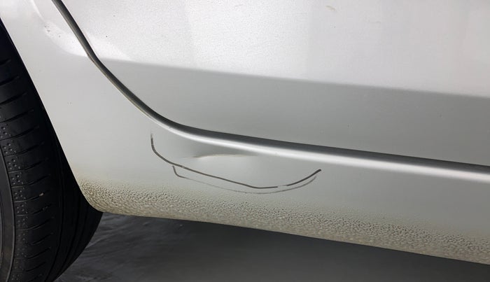 2014 Maruti Swift Dzire ZXI, Petrol, Manual, 70,706 km, Right running board - Slightly dented
