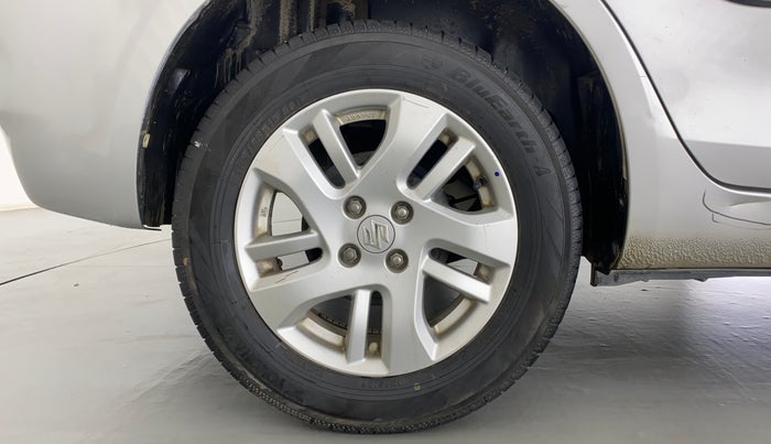 2014 Maruti Swift Dzire ZXI, Petrol, Manual, 70,706 km, Right Rear Wheel