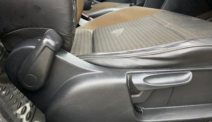 2018 Volkswagen Polo HIGHLINE PLUS 1.0 16 ALLOY, Petrol, Manual, 50,643 km, Driver Side Adjustment Panel