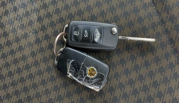 2018 Volkswagen Polo HIGHLINE PLUS 1.0 16 ALLOY, Petrol, Manual, 50,643 km, Key Close Up