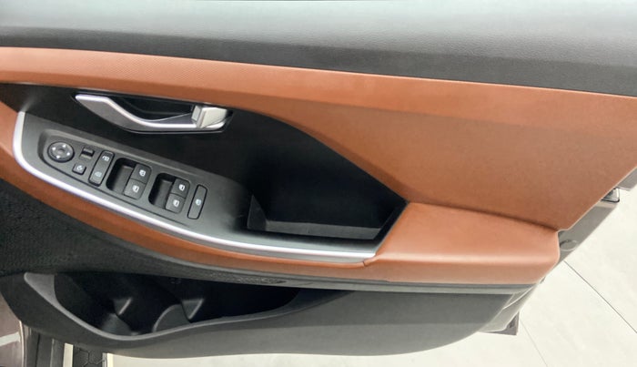 2022 Hyundai ALCAZAR PRESTIGE 2.0 MT 7STR, Petrol, Manual, 10,703 km, Driver Side Door Panels Control