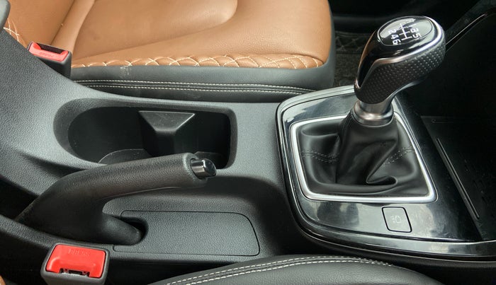 2022 Hyundai ALCAZAR PRESTIGE 2.0 MT 7STR, Petrol, Manual, 10,703 km, Gear Lever