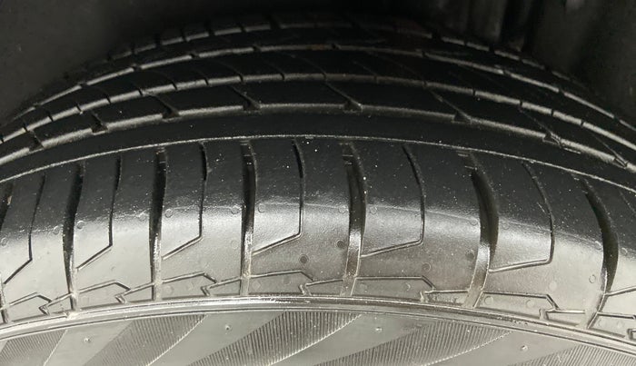 2022 Hyundai ALCAZAR PRESTIGE 2.0 MT 7STR, Petrol, Manual, 10,703 km, Left Rear Tyre Tread