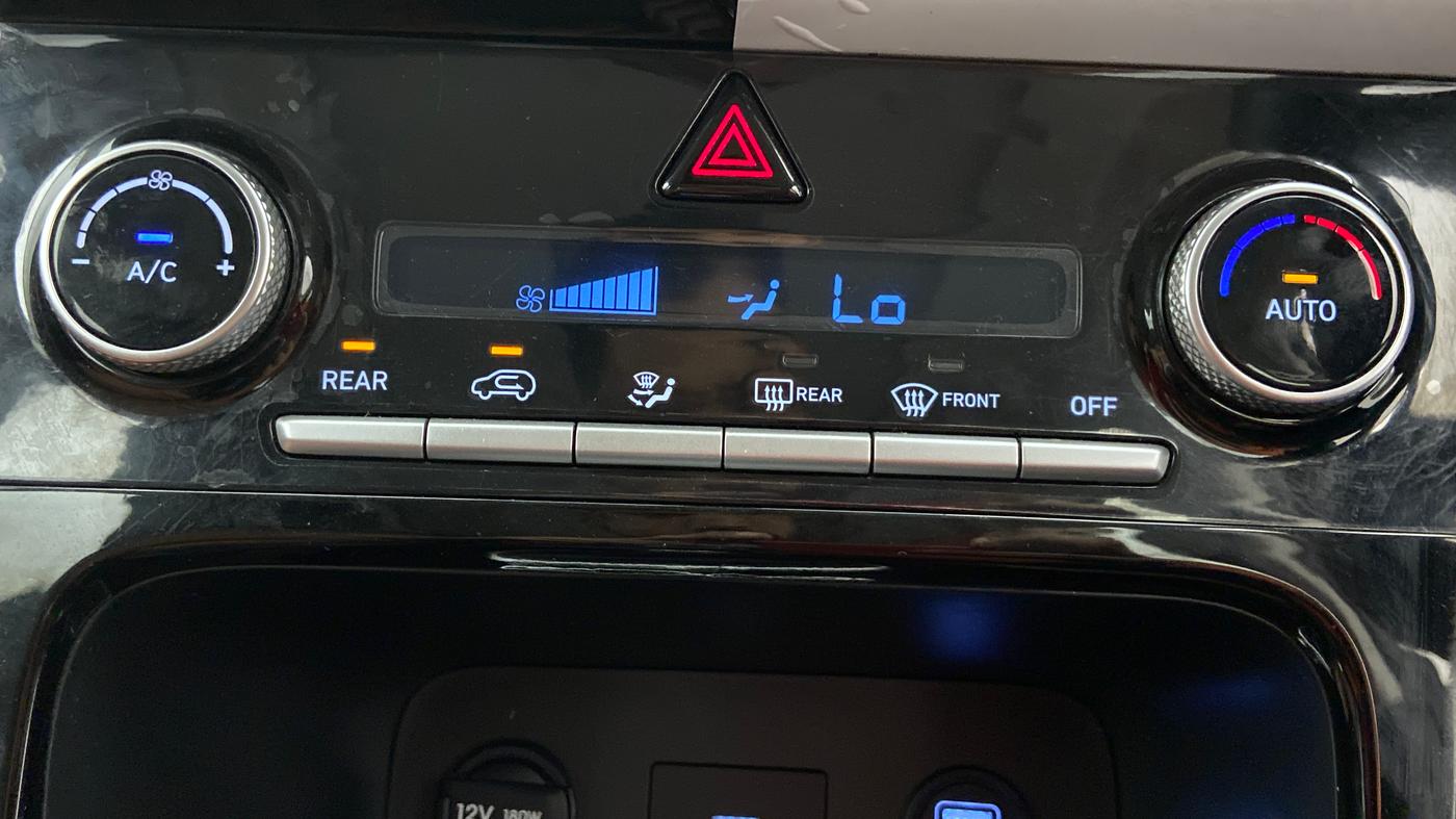 2022 Hyundai ALCAZAR PRESTIGE 2.0 MT 7STR, Petrol, Manual, 10,703 km, Automatic Climate Control