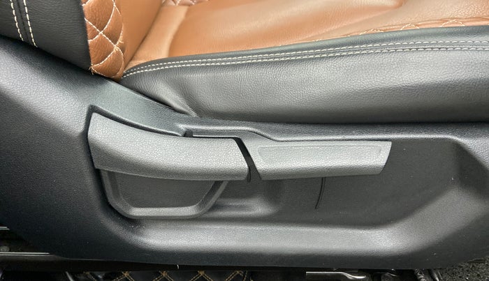 2022 Hyundai ALCAZAR PRESTIGE 2.0 MT 7STR, Petrol, Manual, 10,703 km, Driver Side Adjustment Panel