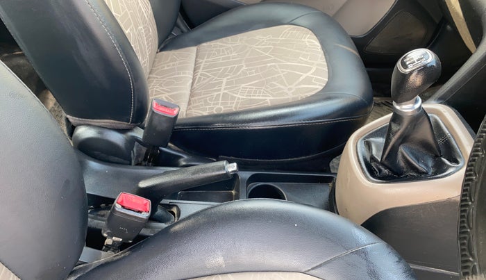 2017 Hyundai Grand i10 SPORTZ 1.1 CRDI, Diesel, Manual, 69,922 km, Gear Lever