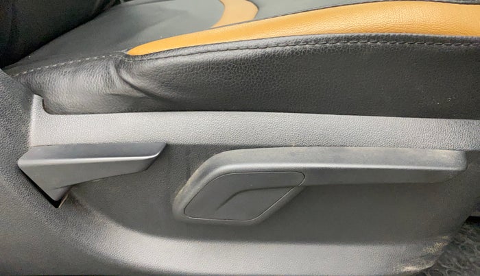 2016 Mahindra Kuv100 K8 6 STR, Petrol, Manual, 46,896 km, Driver Side Adjustment Panel