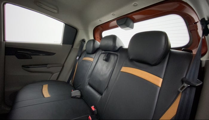 2016 Mahindra Kuv100 K8 6 STR, Petrol, Manual, 46,896 km, Right Side Rear Door Cabin