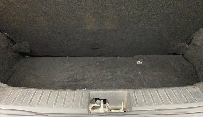 2016 Mahindra Kuv100 K8 6 STR, Petrol, Manual, 46,896 km, Boot Inside