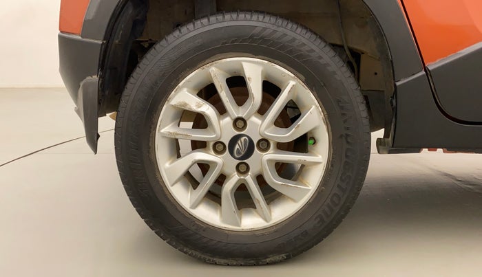 2016 Mahindra Kuv100 K8 6 STR, Petrol, Manual, 46,896 km, Right Rear Wheel