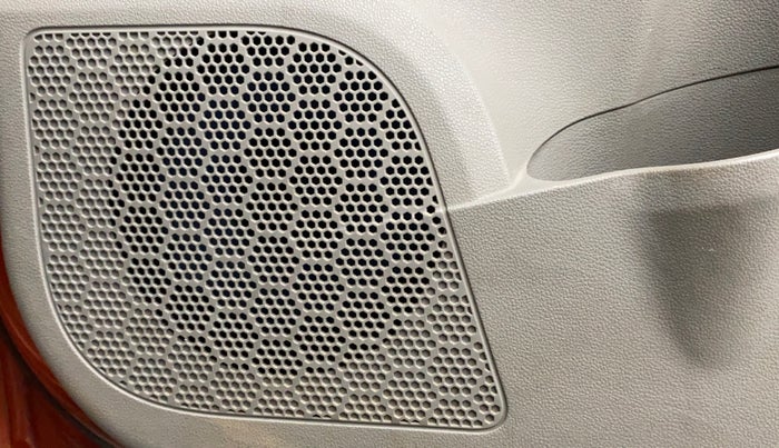 2016 Mahindra Kuv100 K8 6 STR, Petrol, Manual, 46,896 km, Speaker