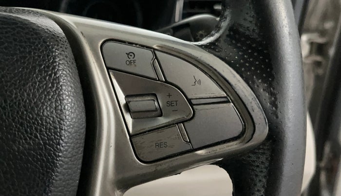 2021 Mahindra XUV300 W8 (O) 1.5 DIESEL, Diesel, Manual, 74,257 km, Adaptive Cruise Control
