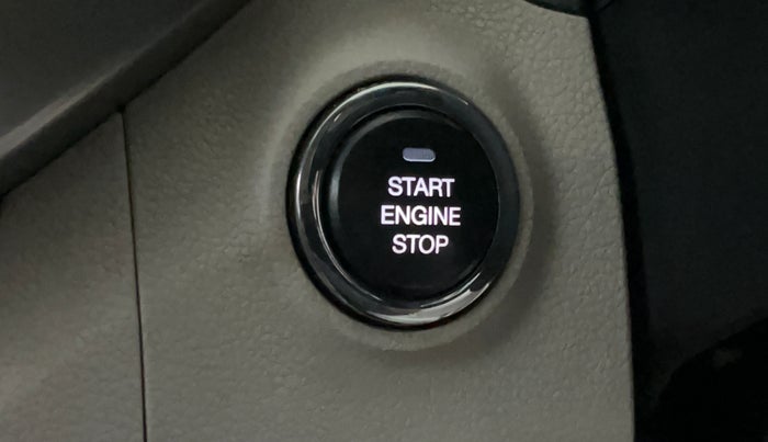 2021 Mahindra XUV300 W8 (O) 1.5 DIESEL, Diesel, Manual, 74,257 km, Keyless Start/ Stop Button