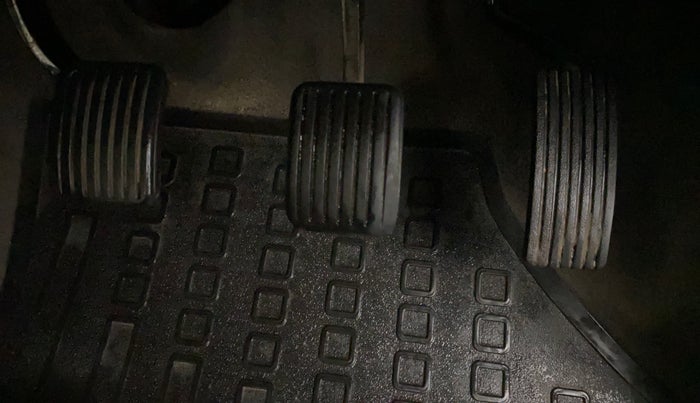 2014 Hyundai i10 SPORTZ 1.1, Petrol, Manual, 80,529 km, Pedals