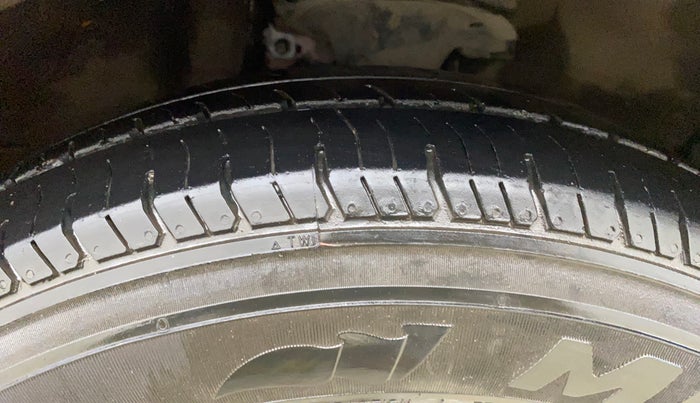 2014 Hyundai i10 SPORTZ 1.1, Petrol, Manual, 80,529 km, Right Front Tyre Tread