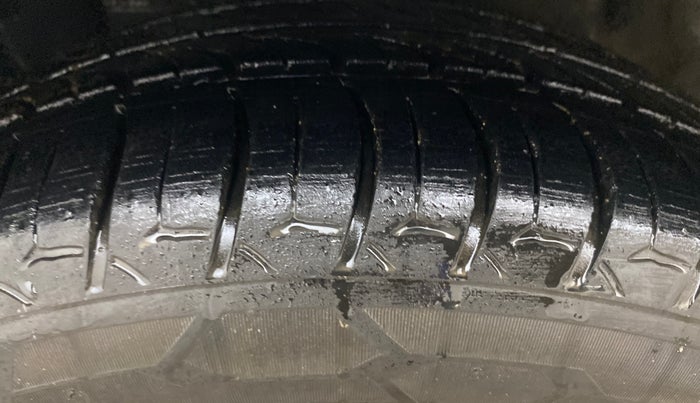 2014 Hyundai Elite i20 ASTA 1.2, Petrol, Manual, 74,882 km, Left Front Tyre Tread