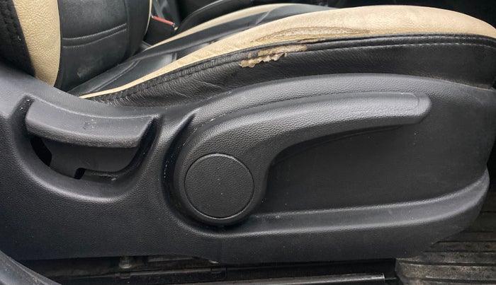 2014 Hyundai Elite i20 ASTA 1.2, Petrol, Manual, 74,882 km, Driver Side Adjustment Panel