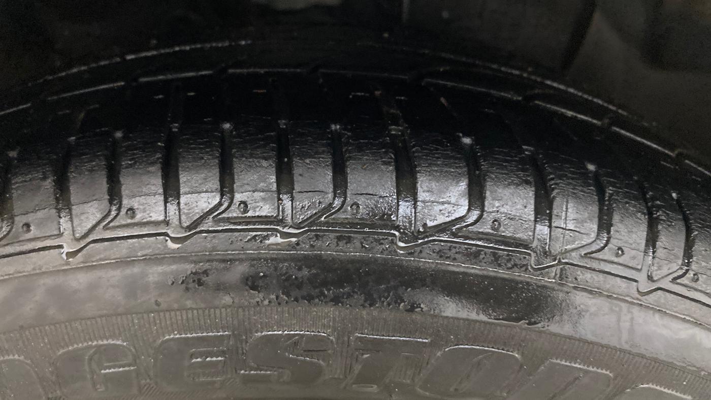 2014 Hyundai Elite i20 ASTA 1.2, Petrol, Manual, 74,697 km, Right Front Tyre Tread