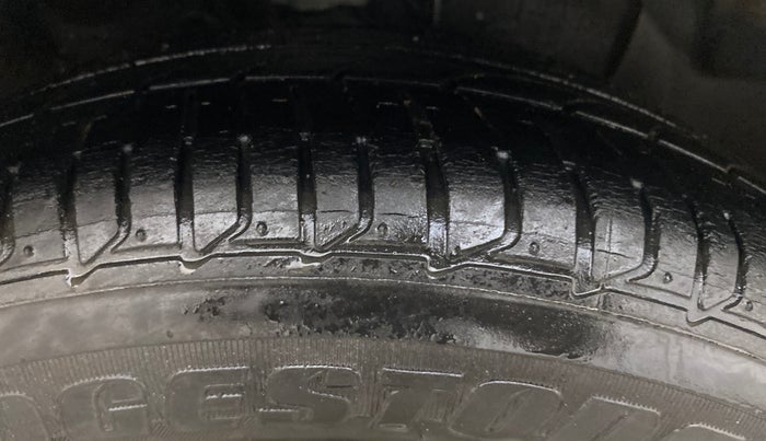 2014 Hyundai Elite i20 ASTA 1.2, Petrol, Manual, 74,882 km, Right Front Tyre Tread