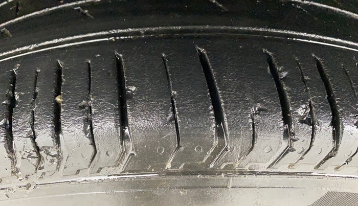 2023 Tata PUNCH ADVENTURE MT, Petrol, Manual, 39,374 km, Left Front Tyre Tread