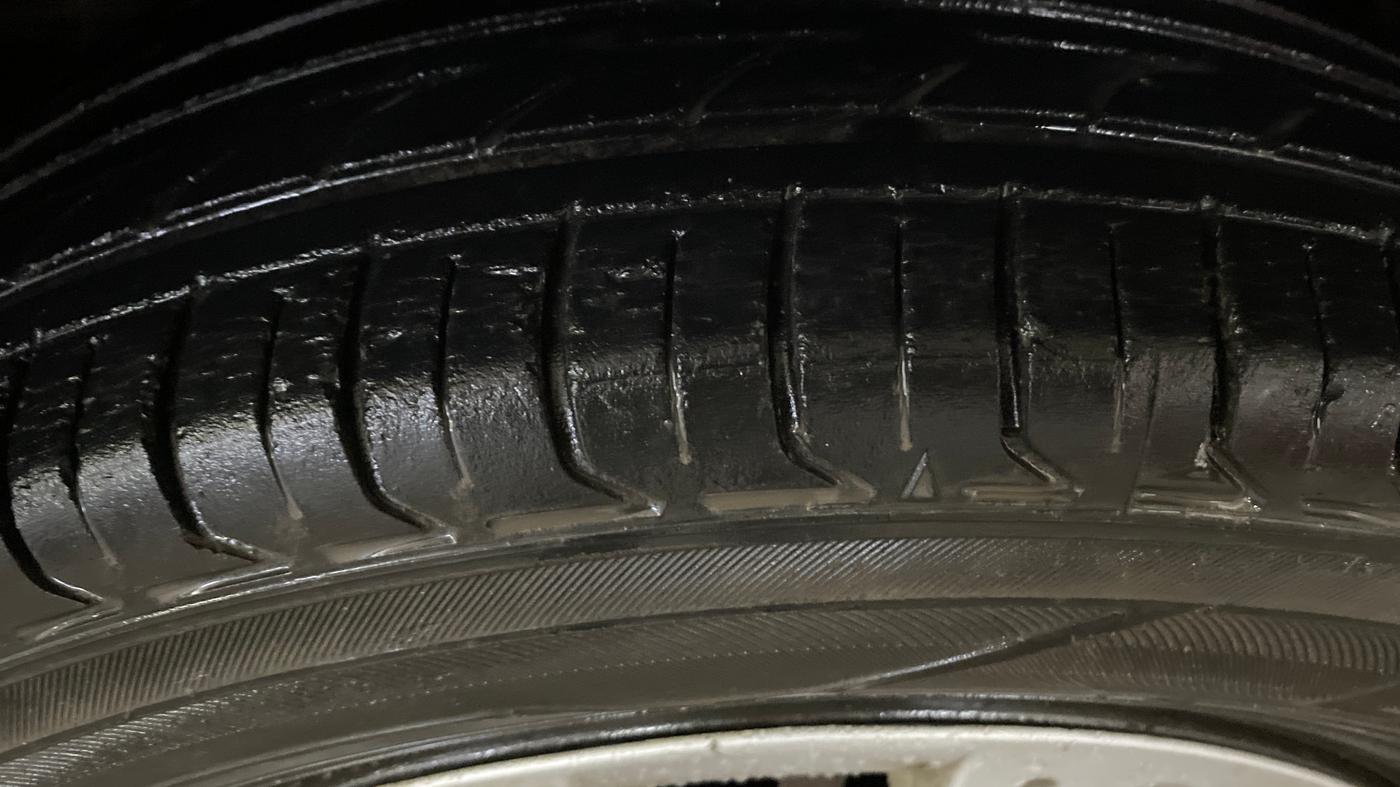 2014 Honda Amaze 1.2L I-VTEC S, Petrol, Manual, 60,462 km, Right Front Tyre Tread