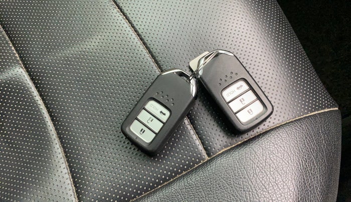 2019 Honda Amaze 1.5L I-DTEC VX, Diesel, Manual, 1,40,906 km, Key Close Up