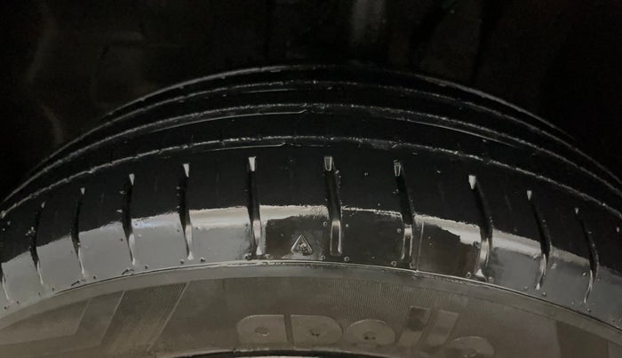 2021 Tata PUNCH ACCOMPLISHED MT, Petrol, Manual, 26,747 km, Left Front Tyre Tread