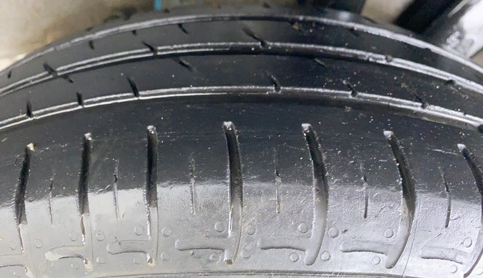 2021 Hyundai GRAND I10 NIOS SPORTZ CNG MT, CNG, Manual, 28,955 km, Left Rear Tyre Tread