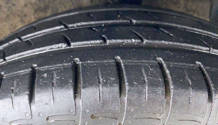 2021 Hyundai GRAND I10 NIOS SPORTZ CNG MT, CNG, Manual, 28,955 km, Right Front Tyre Tread