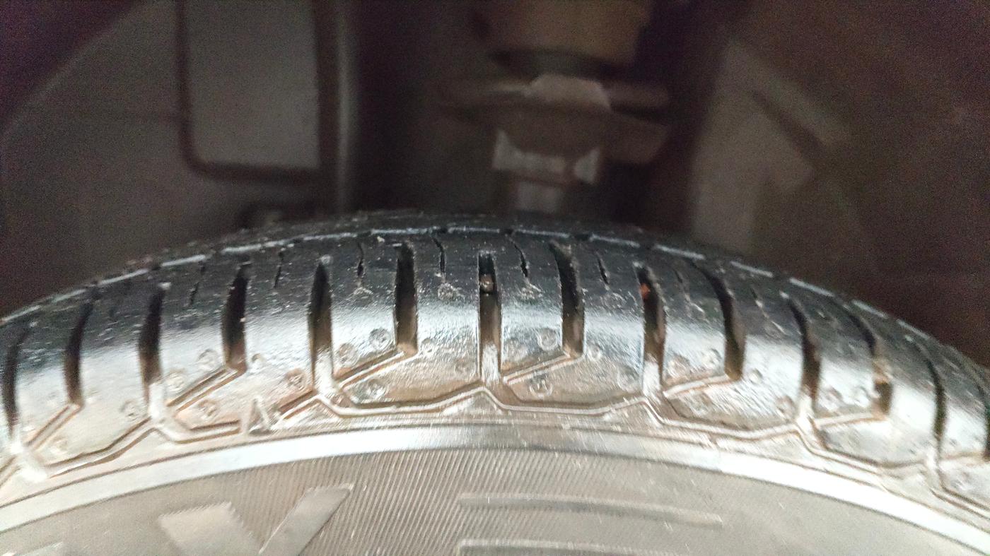 2016 Renault Kwid RXT 0.8, Petrol, Manual, 44,600 km, Left Front Tyre Tread