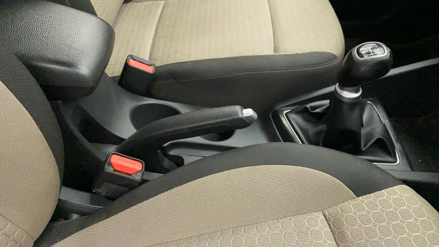 2018 Hyundai Elite i20 ASTA 1.2 (O), Petrol, Manual, 40,129 km, Gear Lever