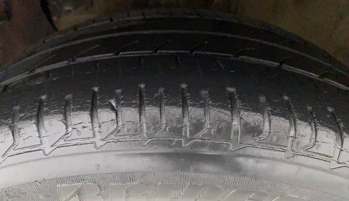 2018 Hyundai Elite i20 ASTA 1.2 (O), Petrol, Manual, 40,129 km, Left Front Tyre Tread